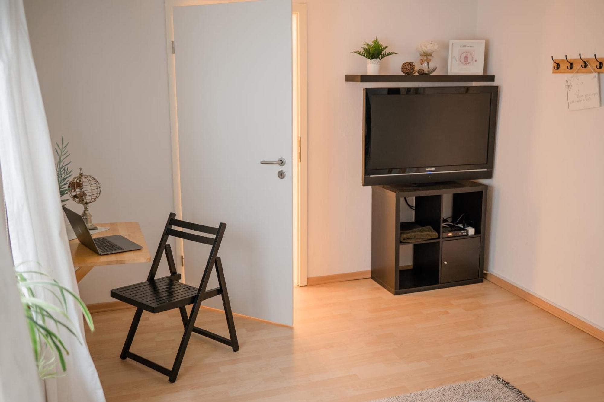 Buchlindenweg - Zimmer & Ferienwohnung Breitscheid  ภายนอก รูปภาพ