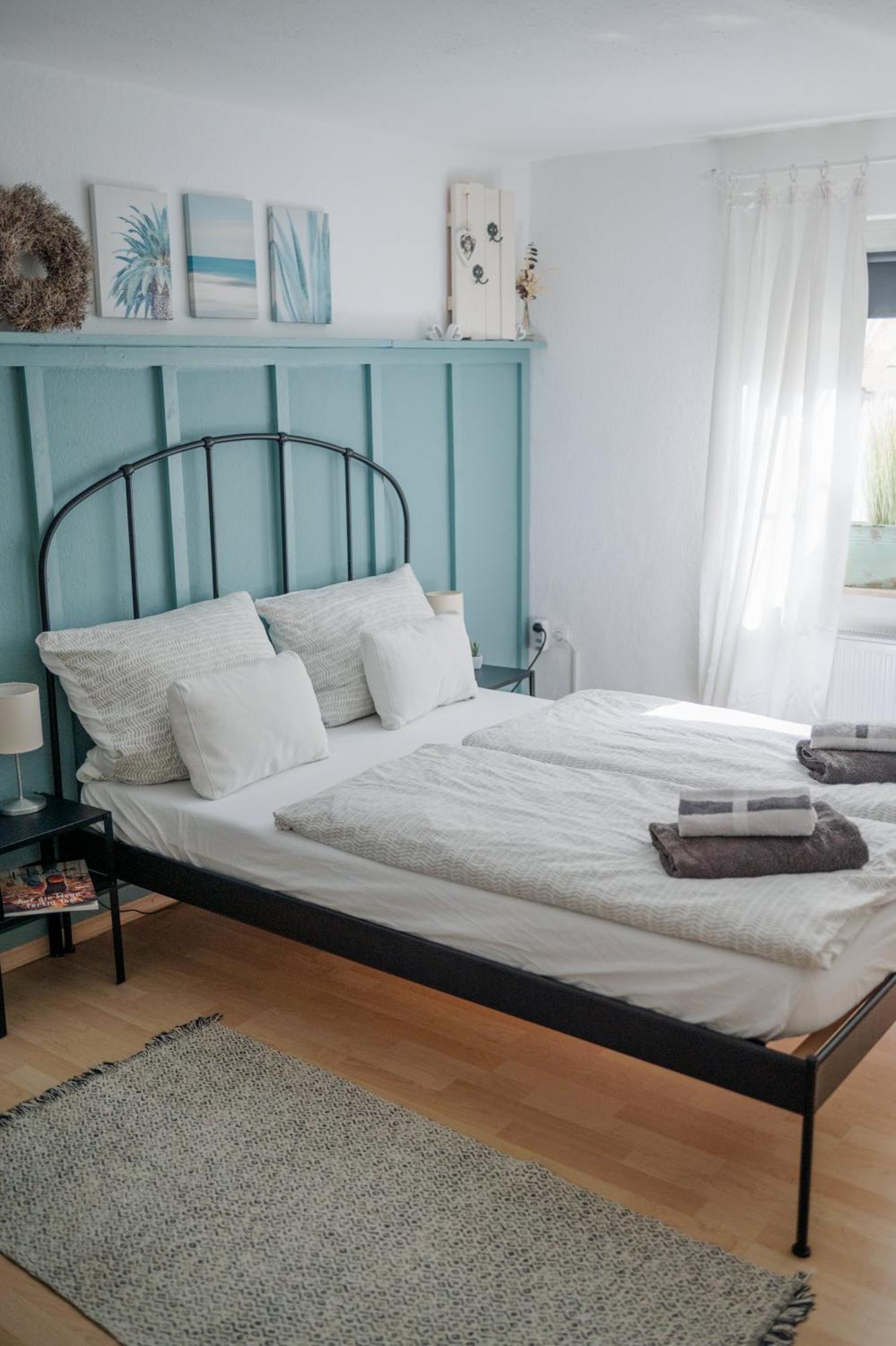 Buchlindenweg - Zimmer & Ferienwohnung Breitscheid  ภายนอก รูปภาพ